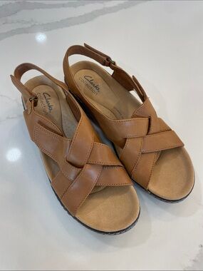 Brand New w/out Tags Clarks Tan Leather Cross-Strap Slingback Sandals